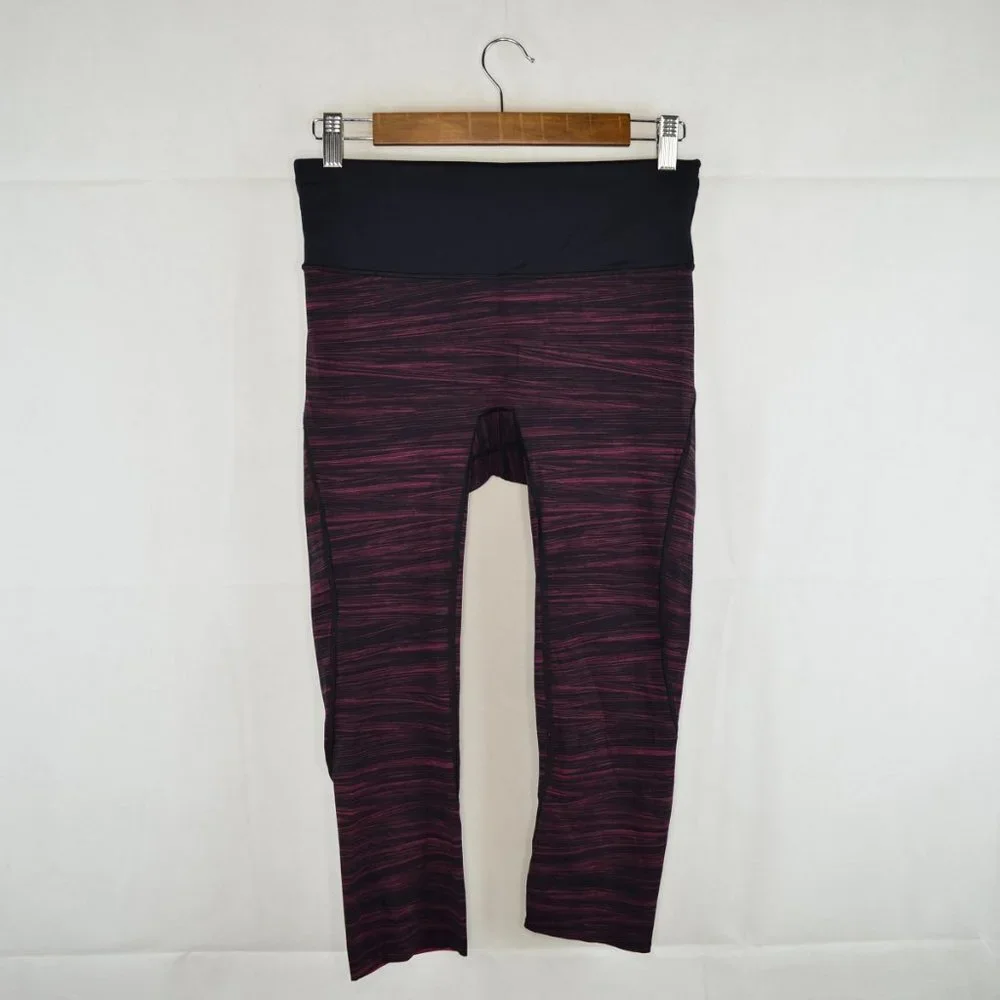 lululemon Run The Day Crop Size 8 in Low Tide Blush Berry & Black